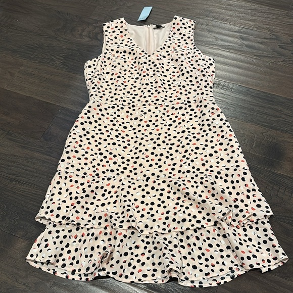Ann Taylor Mini Dress,Tiered Ruffle Hem,V-Neck zipper back,Polka Dot,Lined,light - Picture 1 of 11